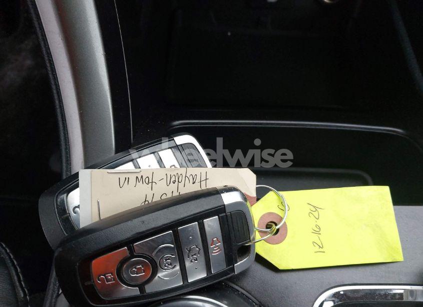 Photo 11 of 2018 Ford Fusion SE (VIN 3FA6P0HD6JR130711)