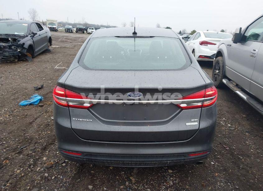 Photo 16 of 2018 Ford Fusion SE (VIN 3FA6P0HD6JR130711)