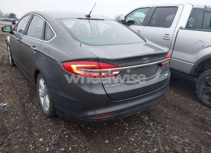 Photo 3 of 2018 Ford Fusion SE (VIN 3FA6P0HD6JR130711)