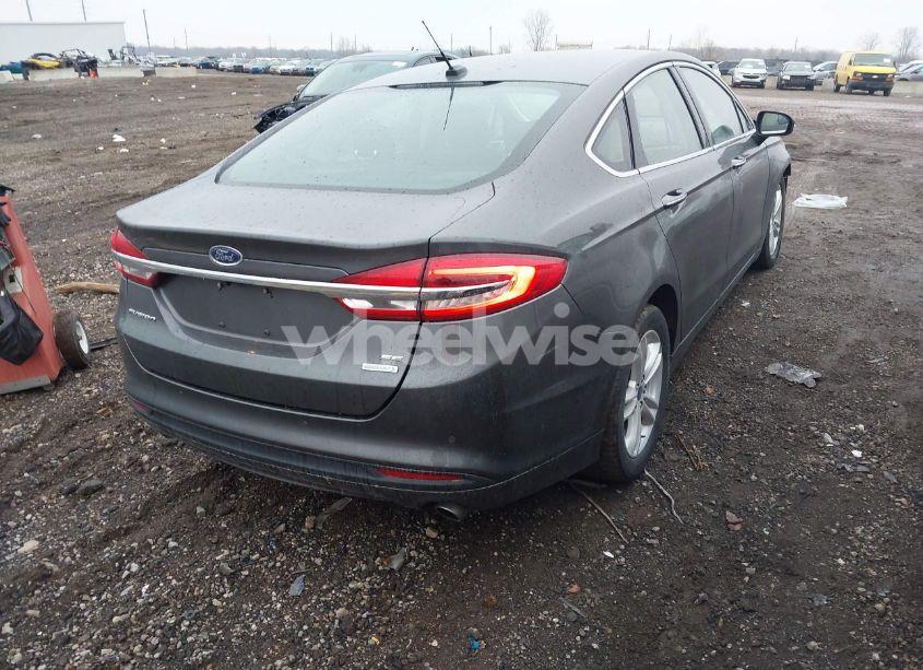 Photo 4 of 2018 Ford Fusion SE (VIN 3FA6P0HD6JR130711)