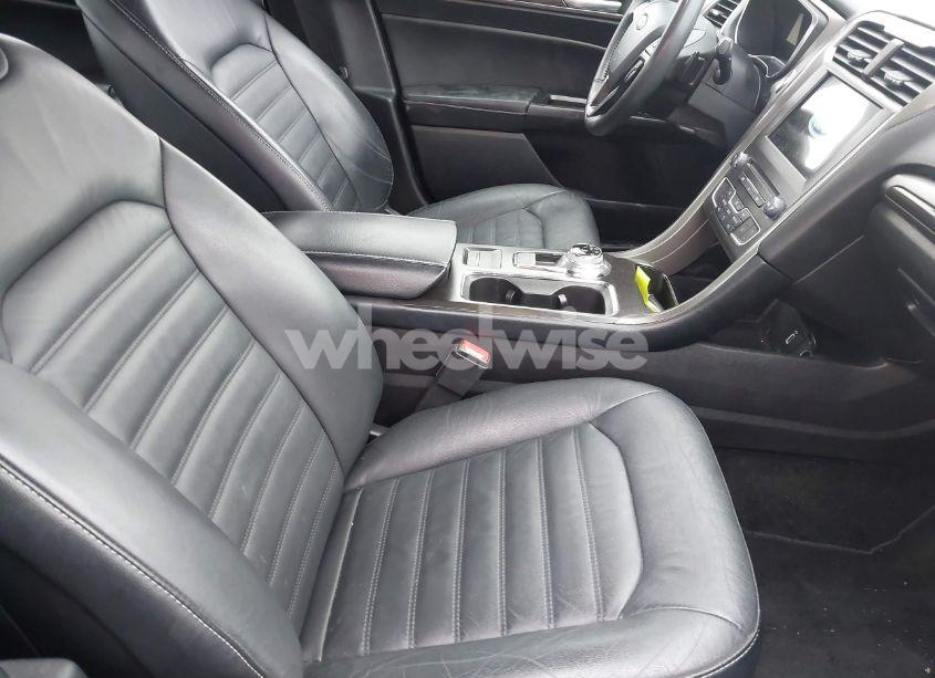 Photo 5 of 2018 Ford Fusion SE (VIN 3FA6P0HD6JR130711)