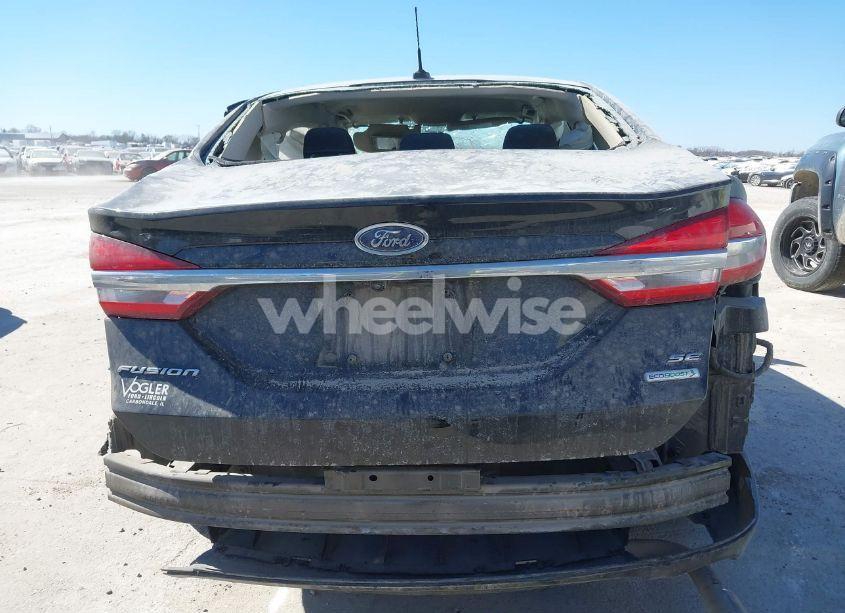 Photo 15 of 2018 Ford Fusion SE (VIN 3FA6P0HD6JR158119)