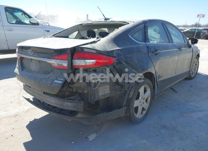 Photo 4 of 2018 Ford Fusion SE (VIN 3FA6P0HD6JR158119)