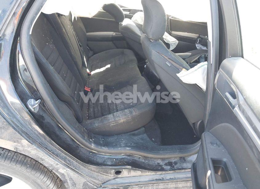 Photo 8 of 2018 Ford Fusion SE (VIN 3FA6P0HD6JR158119)