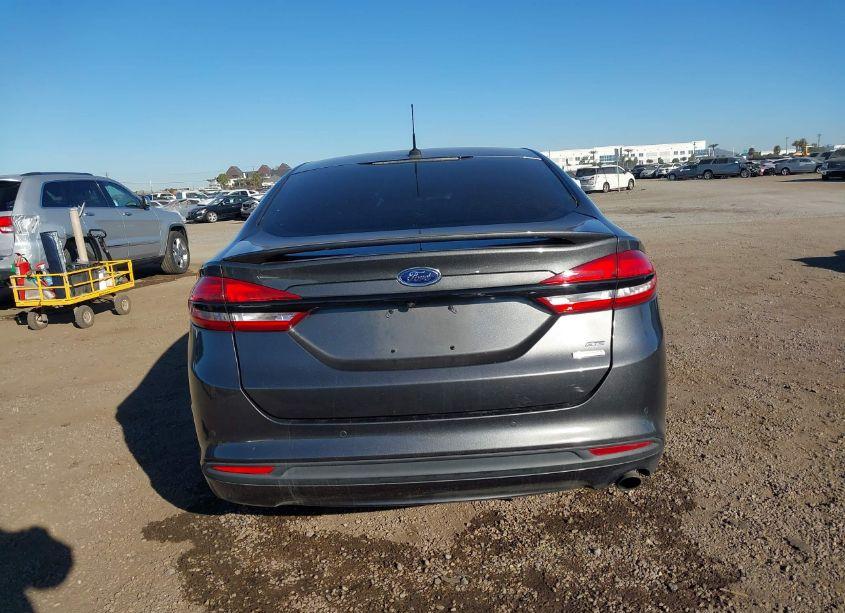 Photo 17 of 2018 Ford Fusion SE (VIN 3FA6P0HD6JR185076)
