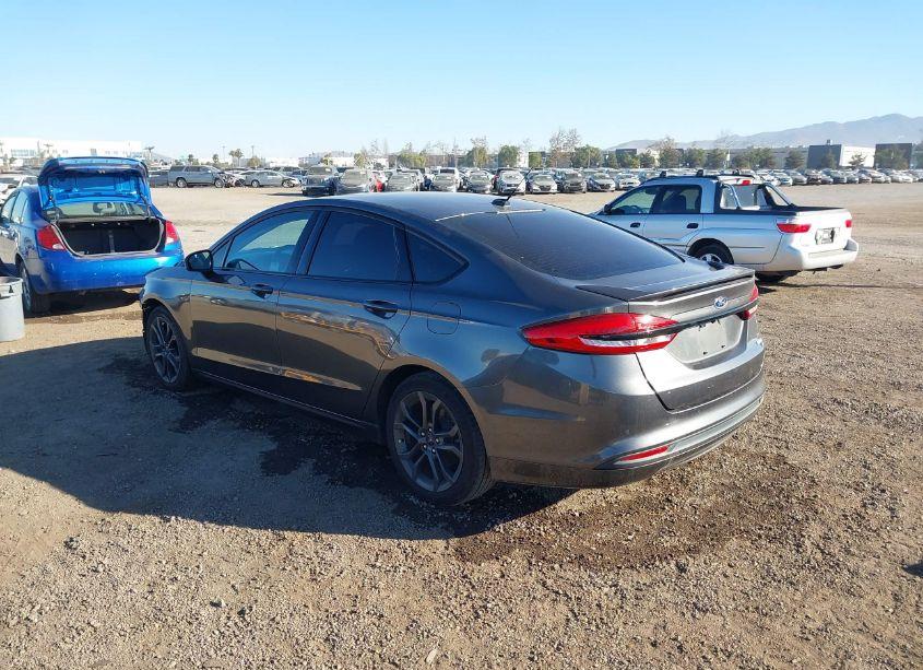 Photo 3 of 2018 Ford Fusion SE (VIN 3FA6P0HD6JR185076)
