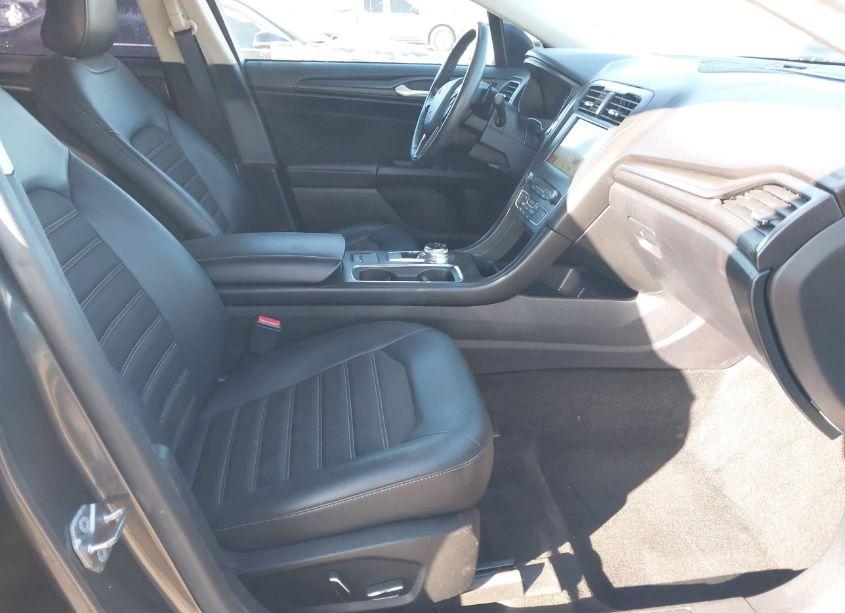 Photo 5 of 2018 Ford Fusion SE (VIN 3FA6P0HD6JR185076)