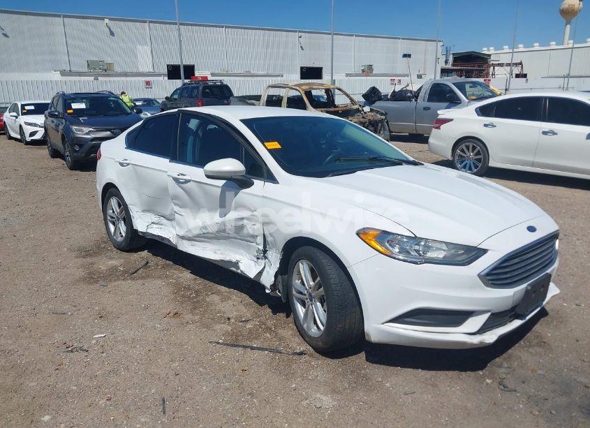 2018 Ford Fusion SE (VIN 3FA6P0HD6JR240013) main photo