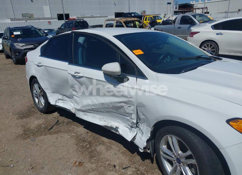 Photo 6 of 2018 Ford Fusion SE (VIN 3FA6P0HD6JR240013)