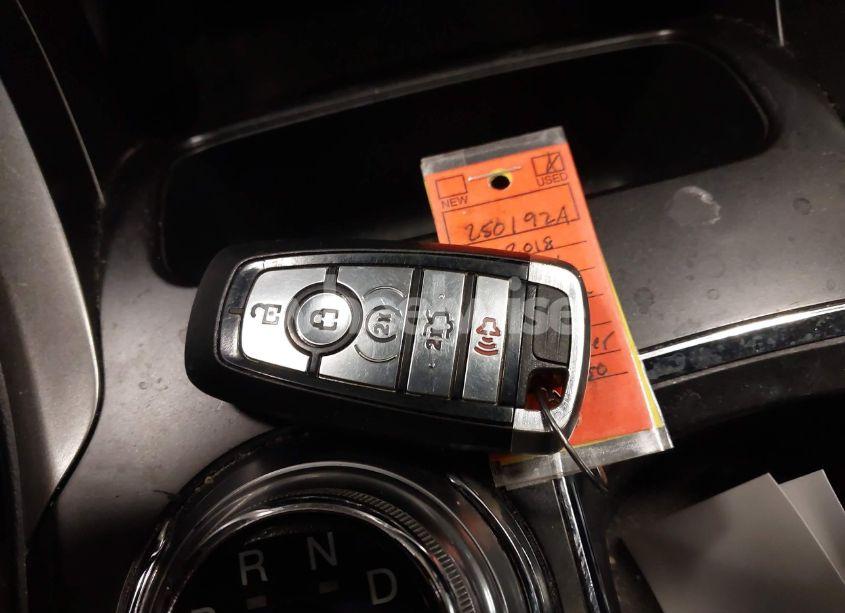 Photo 11 of 2018 Ford Fusion SE (VIN 3FA6P0HD6JR280480)