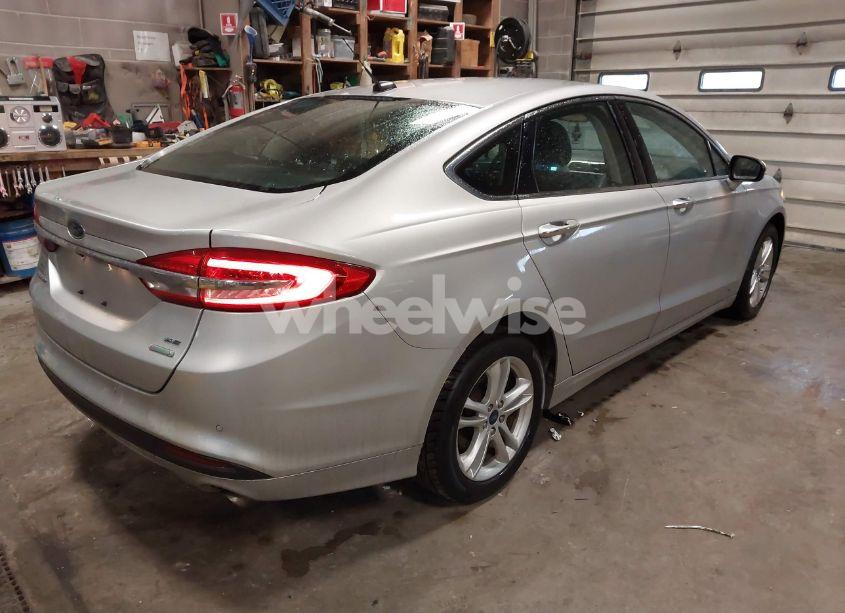 Photo 4 of 2018 Ford Fusion SE (VIN 3FA6P0HD6JR280480)