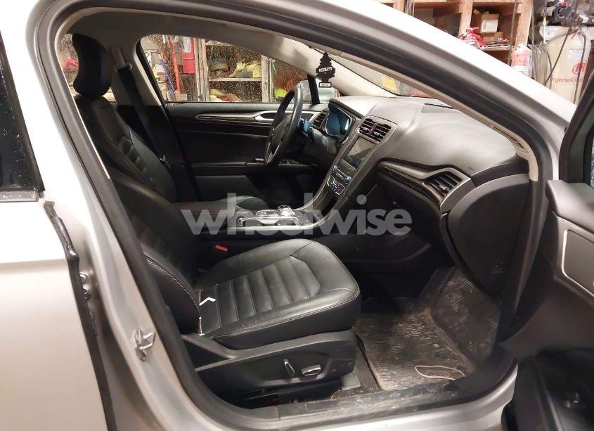 Photo 5 of 2018 Ford Fusion SE (VIN 3FA6P0HD6JR280480)