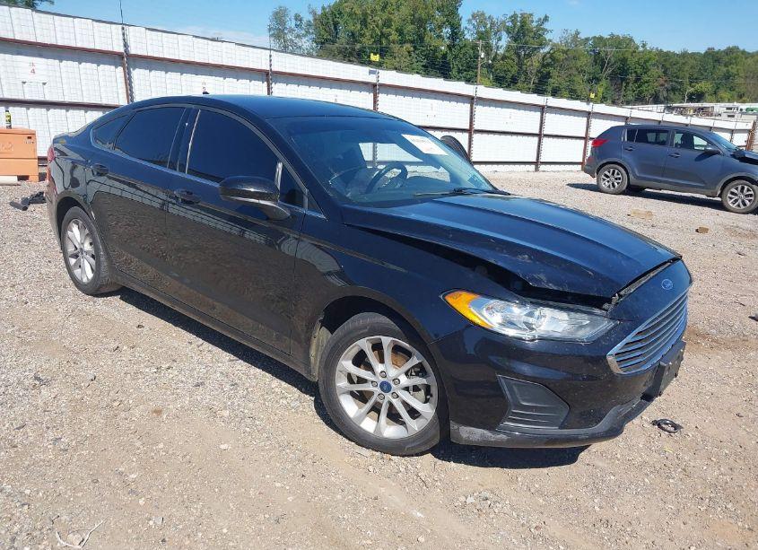 2019 Ford Fusion SE (VIN 3FA6P0HD6KR146800) main photo
