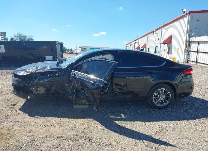 Photo 14 of 2019 Ford Fusion SE (VIN 3FA6P0HD6KR146800)