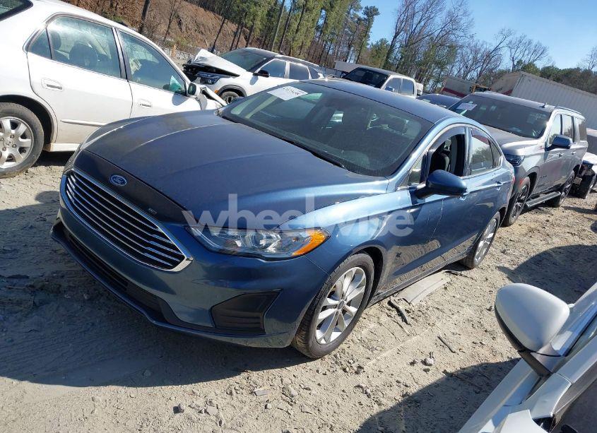 Photo 2 of 2019 Ford Fusion SE (VIN 3FA6P0HD6KR193244)