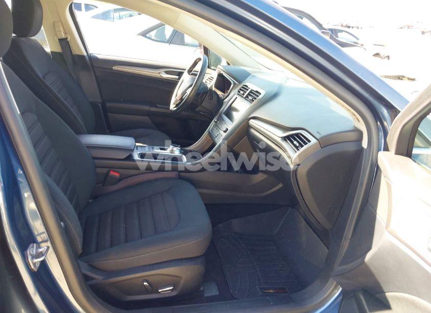 Photo 5 of 2019 Ford Fusion SE (VIN 3FA6P0HD6KR193244)