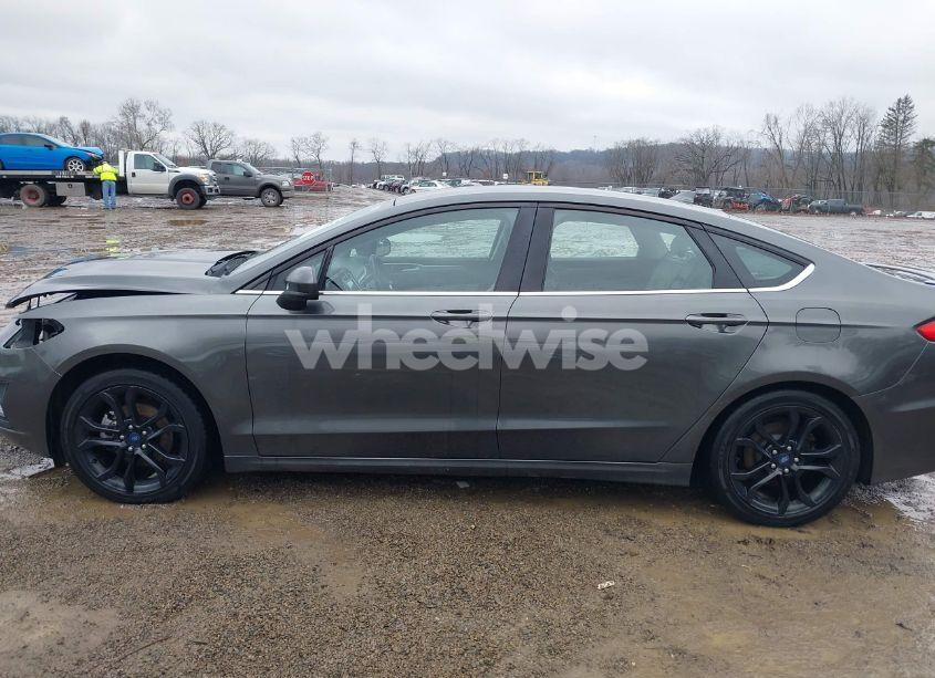 Photo 14 of 2019 Ford Fusion SE (VIN 3FA6P0HD6KR214710)