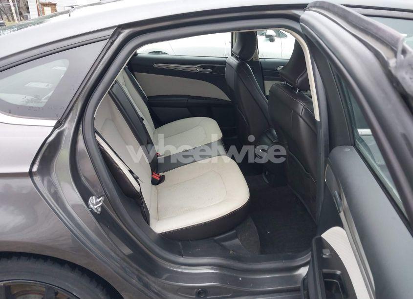 Photo 8 of 2019 Ford Fusion SE (VIN 3FA6P0HD6KR214710)