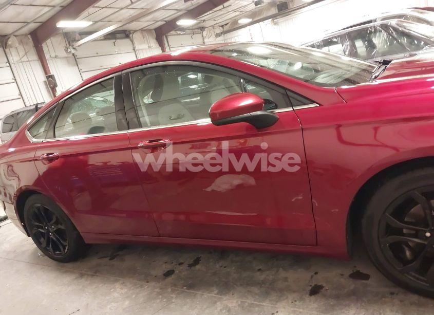 Photo 13 of 2019 Ford Fusion SE (VIN 3FA6P0HD6KR231829)