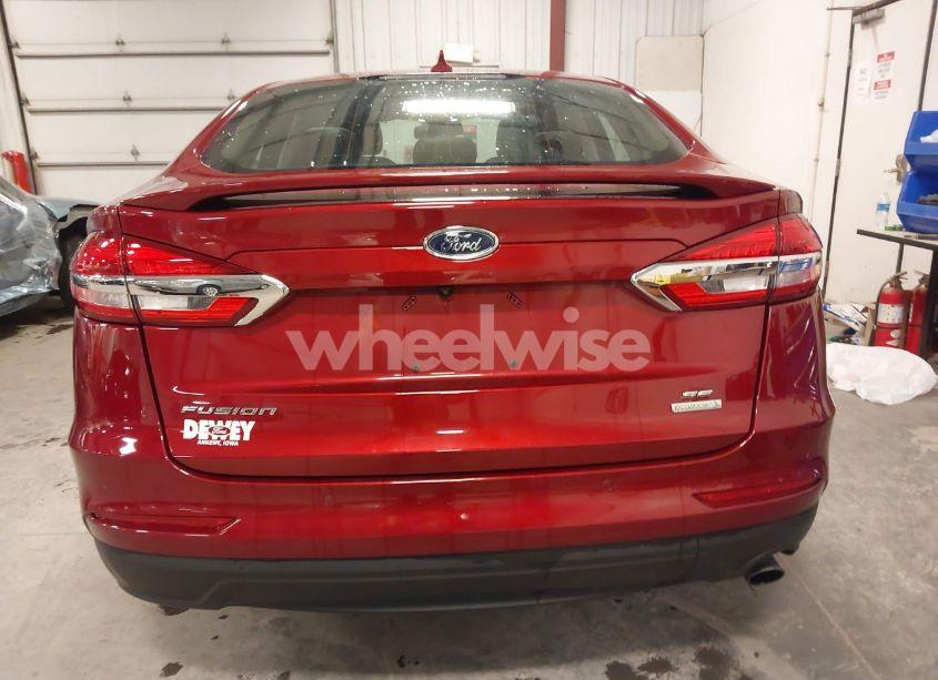 Photo 16 of 2019 Ford Fusion SE (VIN 3FA6P0HD6KR231829)