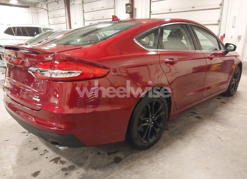 Photo 4 of 2019 Ford Fusion SE (VIN 3FA6P0HD6KR231829)