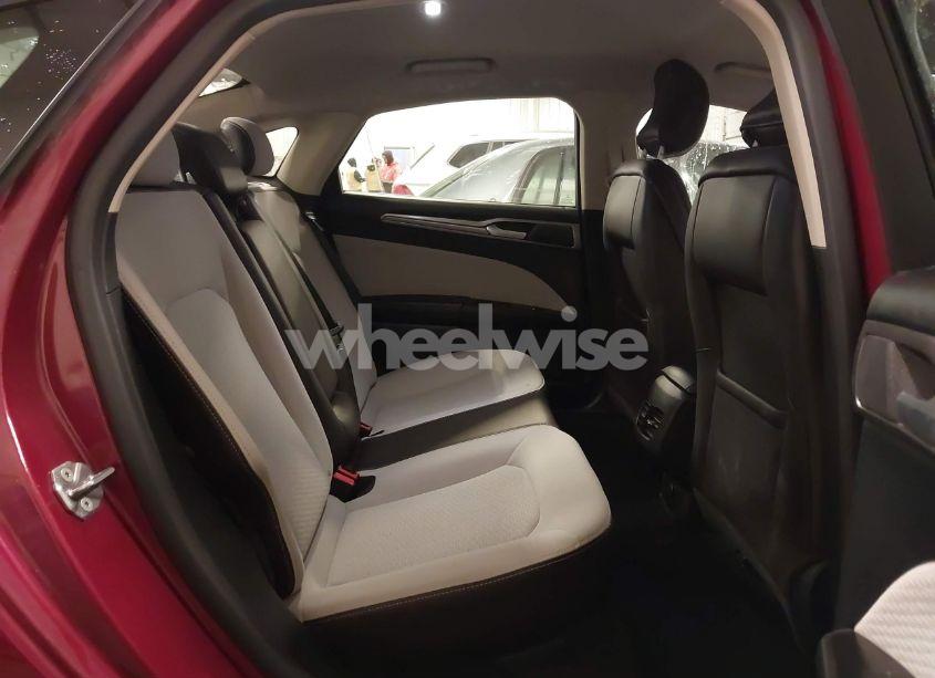 Photo 8 of 2019 Ford Fusion SE (VIN 3FA6P0HD6KR231829)