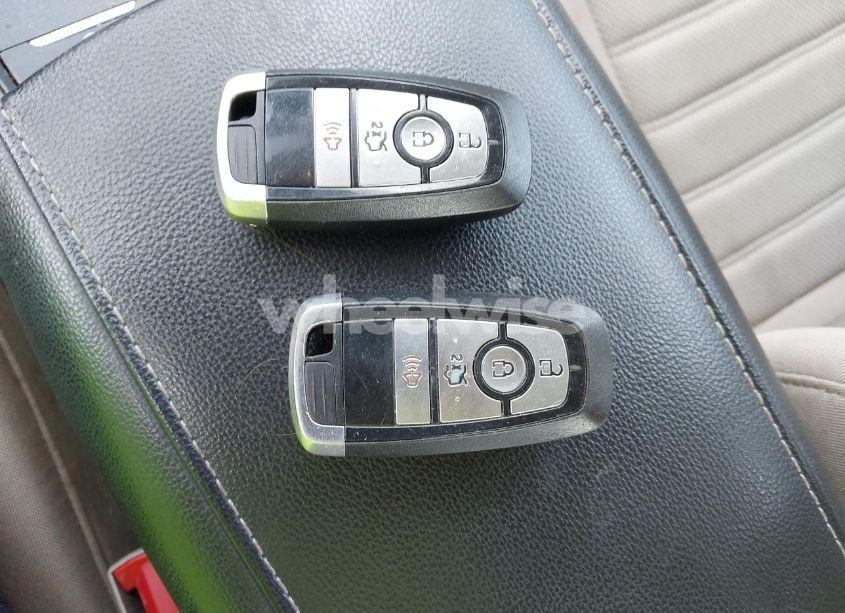 Photo 11 of 2019 Ford Fusion SE (VIN 3FA6P0HD6KR250459)