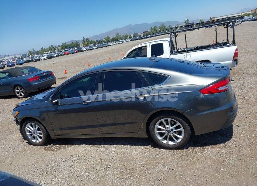 Photo 15 of 2019 Ford Fusion SE (VIN 3FA6P0HD6KR251742)