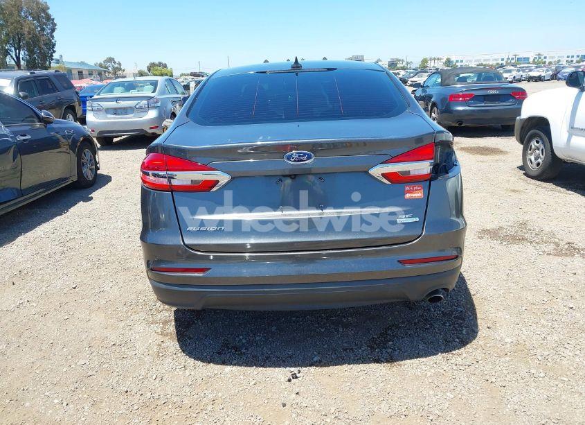 Photo 17 of 2019 Ford Fusion SE (VIN 3FA6P0HD6KR251742)