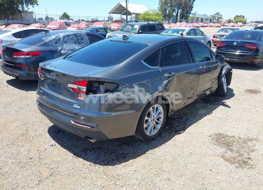 Photo 4 of 2019 Ford Fusion SE (VIN 3FA6P0HD6KR251742)