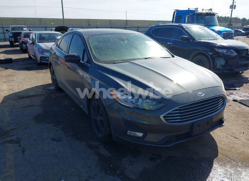 2020 Ford Fusion SE (VIN 3FA6P0HD6LR111093) main photo