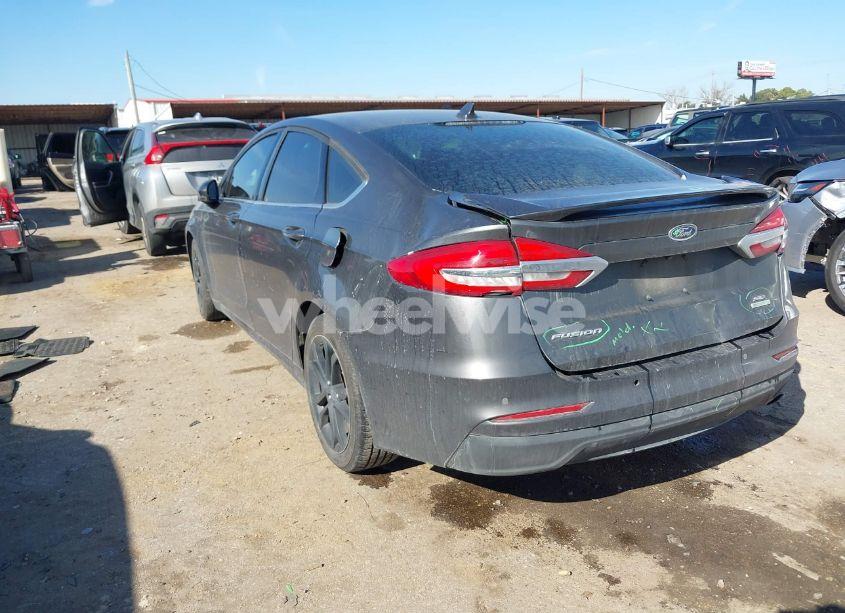 Photo 3 of 2020 Ford Fusion SE (VIN 3FA6P0HD6LR111093)
