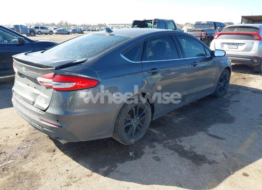 Photo 4 of 2020 Ford Fusion SE (VIN 3FA6P0HD6LR111093)