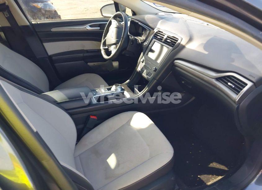 Photo 5 of 2020 Ford Fusion SE (VIN 3FA6P0HD6LR111093)