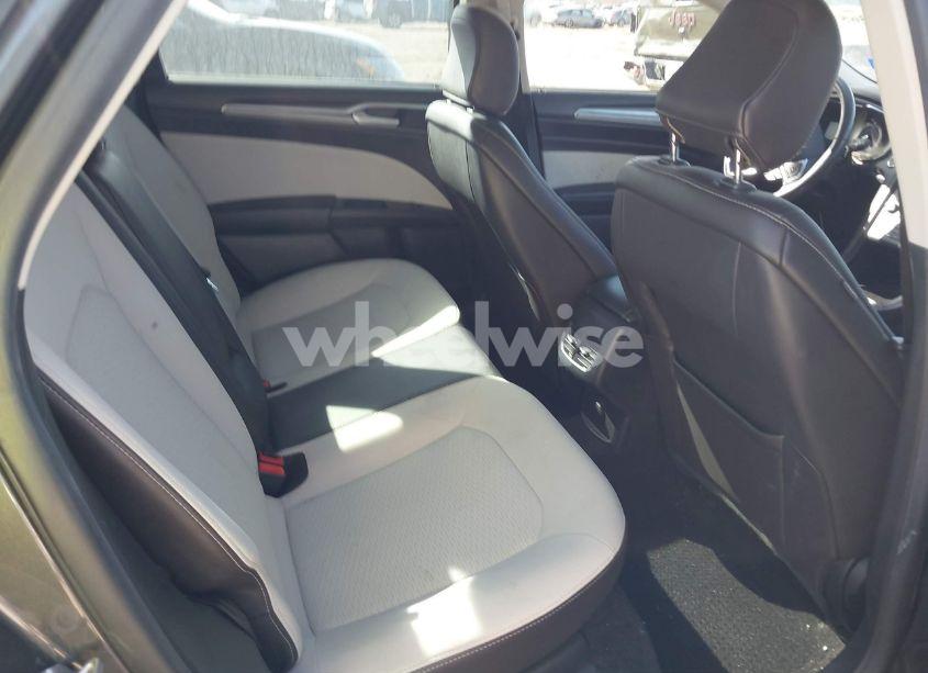 Photo 8 of 2020 Ford Fusion SE (VIN 3FA6P0HD6LR111093)