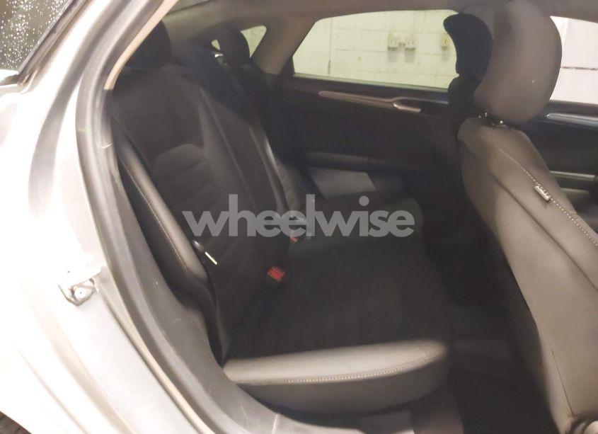 Photo 8 of 2020 Ford Fusion SE (VIN 3FA6P0HD6LR111613)