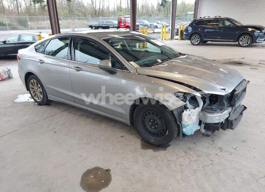 2020 Ford Fusion SE (VIN 3FA6P0HD6LR122451) main photo