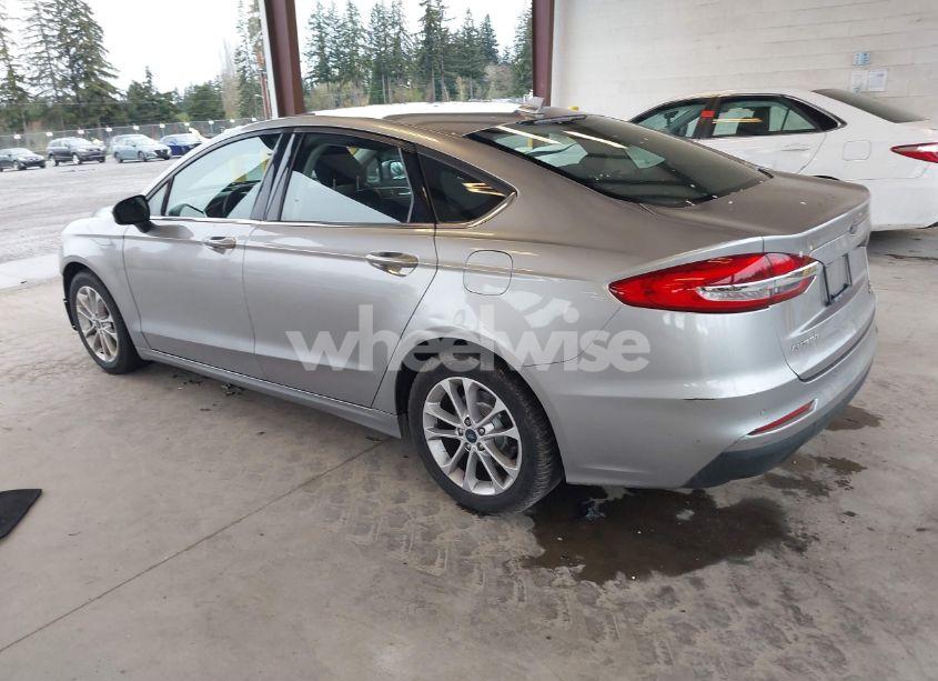 Photo 3 of 2020 Ford Fusion SE (VIN 3FA6P0HD6LR122451)