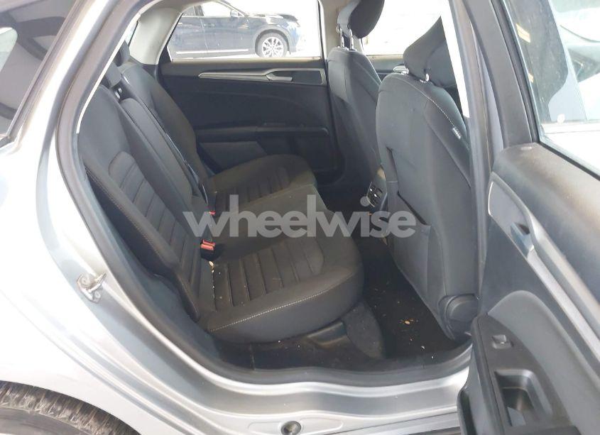 Photo 8 of 2020 Ford Fusion SE (VIN 3FA6P0HD6LR122451)