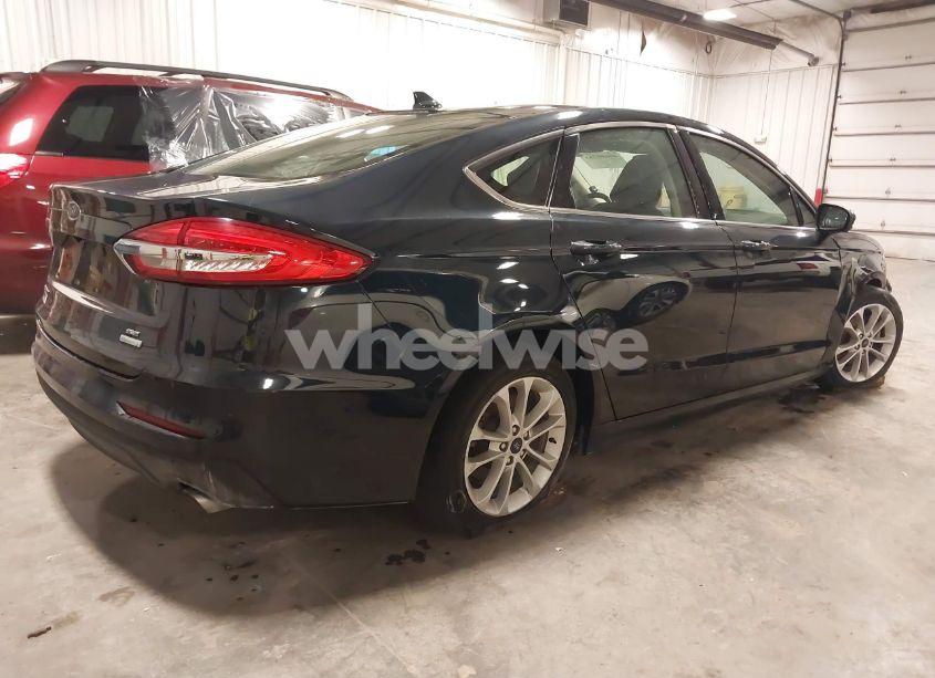 Photo 4 of 2020 Ford Fusion SE (VIN 3FA6P0HD6LR148631)