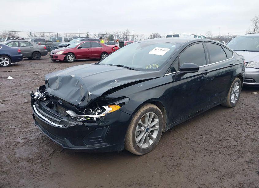Photo 2 of 2020 Ford Fusion SE (VIN 3FA6P0HD6LR164277)