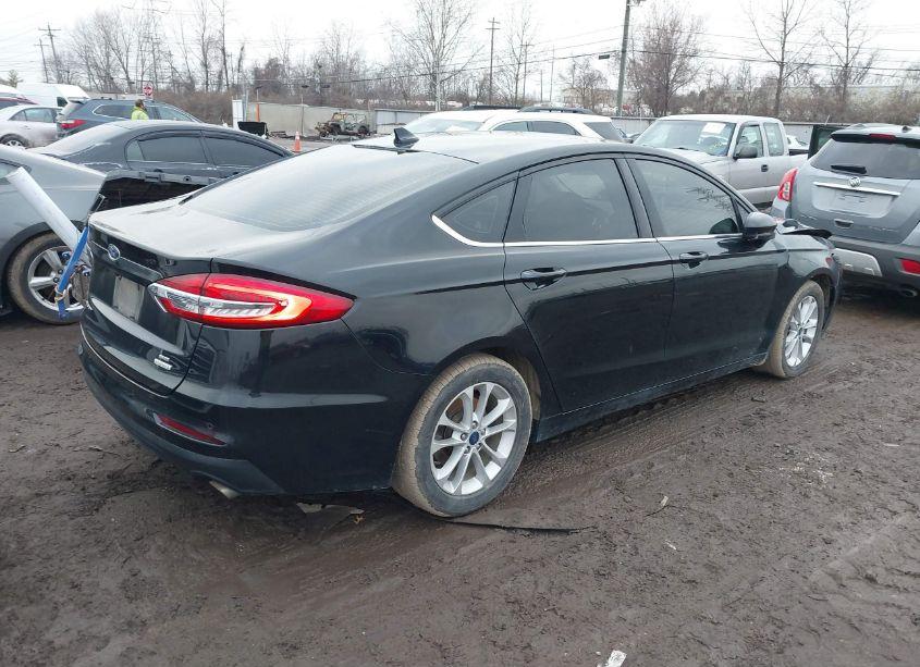 Photo 4 of 2020 Ford Fusion SE (VIN 3FA6P0HD6LR164277)