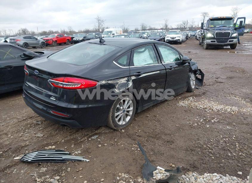 Photo 4 of 2020 Ford Fusion SE (VIN 3FA6P0HD6LR166515)