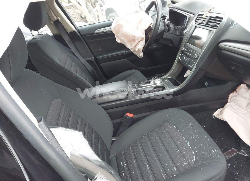 Photo 5 of 2020 Ford Fusion SE (VIN 3FA6P0HD6LR166515)