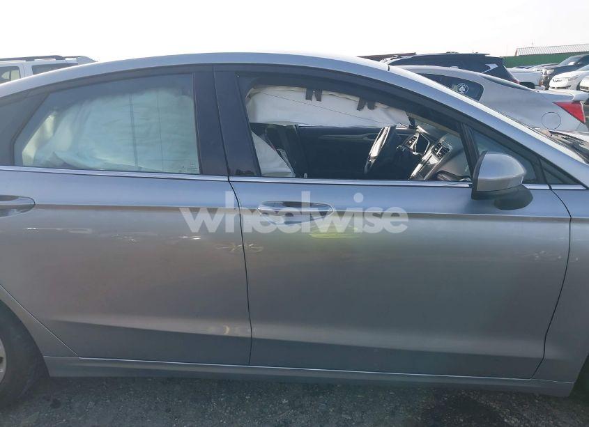 Photo 13 of 2020 Ford Fusion SE (VIN 3FA6P0HD6LR184271)