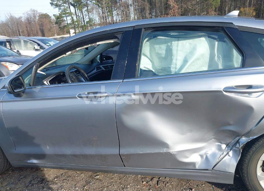 Photo 14 of 2020 Ford Fusion SE (VIN 3FA6P0HD6LR184271)