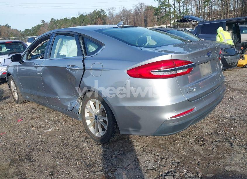 Photo 3 of 2020 Ford Fusion SE (VIN 3FA6P0HD6LR184271)
