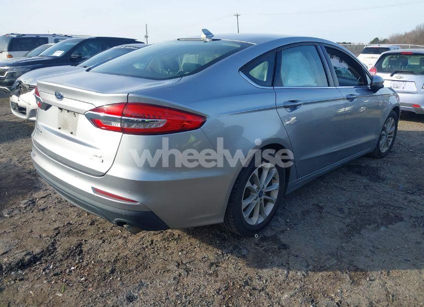 Photo 4 of 2020 Ford Fusion SE (VIN 3FA6P0HD6LR184271)
