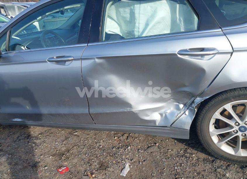 Photo 6 of 2020 Ford Fusion SE (VIN 3FA6P0HD6LR184271)