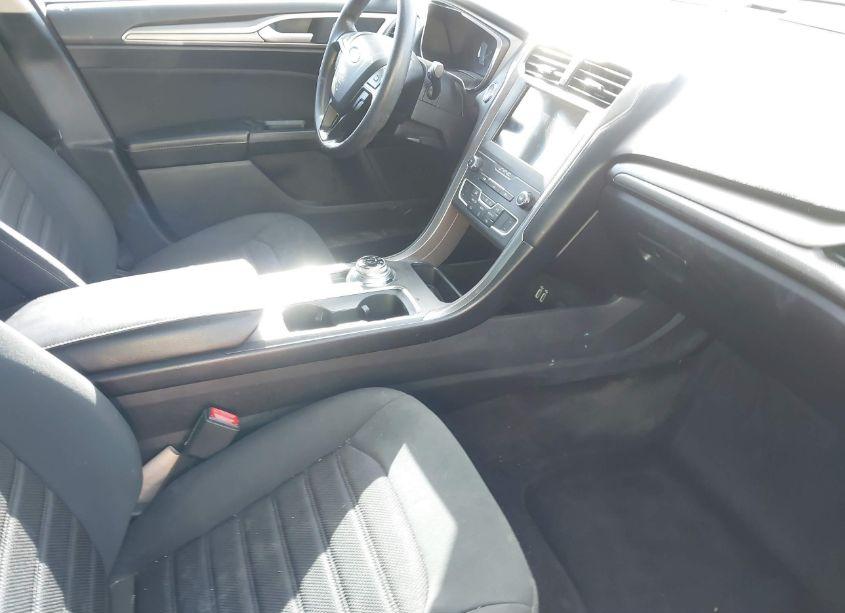 Photo 5 of 2020 Ford Fusion SE (VIN 3FA6P0HD6LR188577)